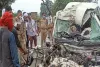 Road Accident : ट्रक-स्कार्पियो में सीधी टक्कर, बालक समेत नौ की मौत