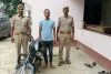 Ballia Police को मिली सफलता, चोरी की बाइक के साथ युवक गिरफ्तार