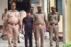 बलिया पुलिस ने एक ऐसे युवक को गिरफ्तार किया है, जो...