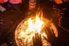 बलिया में अलाव की आग से महिला झुलसी, हालत गंभीर