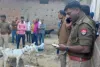 Ballia News : घर में मृत मिला युवक, चौकी पर पड़ा था शव ; जांच में जुटी पुलिस