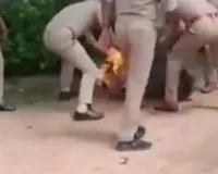 थाने में जलती रही मां, VIDEO बनाता रहा बेटा ; पुलिसकर्मियों ने ऐसे बुझाई आग