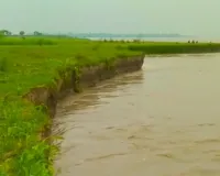 बलिया में सरयू नदी की चाल खतरनाक, गंगा भी तरेर रही आंख