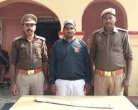 बलिया पुलिस का आपरेशन प्रहार, तलवार के साथ युवक गिरफ्तार