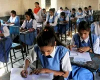 Ballia Education : बोर्ड परीक्षा सिर पर, अधिकतर स्कूलों में पूरा नहीं हुआ कोर्स