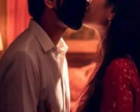 नहीं मिला कीमती सामान तो घर की मालकिन को Kiss कर भागा चोर