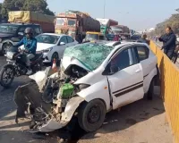 Road Accident : खड़ी बस में घुसी महाकुंभ से लौट रही श्रद्धालुओं की कार, दो की मौत