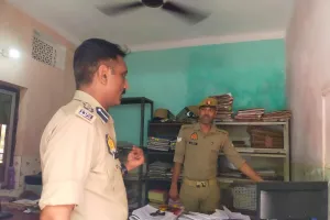 बलिया : पुलिस ऑफिस का निरीक्षण कर नवागत एसपी ने दिये आवश्यक दिशा-निर्देश