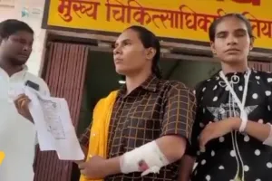 बलिया : सीएचसी सिकंदरपुर में चिकित्सक की लापरवाही आई सामने, सच जानकर चौंक जायेंगे आप