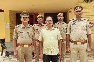 Ballia Police In Action Mode : SOG और थाना पुलिस टीम के हत्थे चढ़ा चार साल से फरार इनामियां