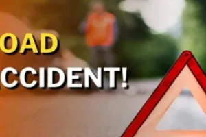 Road Accident in Ballia : खड़ी ट्रैक्टर-ट्रॉली से टकराई बाइक, युवक की मौत ; दूसरे का चल रहा इलाज