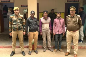 बलिया के इस मोड़ पर पुलिस को मिली सफलता, तीन तस्कर गिरफ्तार