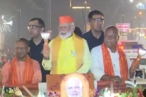 PM Modi In Ayodhya : अयोध्या में रामलला का आशीर्वाद लेकर PM Modi ने किया रोड शो