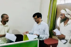 बलिया DM का निरीक्षण अभियान जारी, अनुपस्थित मिले 37 कर्मचारी ; कार्रवाई से मचा हड़कम्प