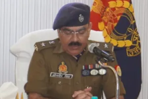 IPS डॉ. ओमवीर सिंह ने संभाली बलिया की कमान : अपराध के खिलाफ एक्शनमोड में नवागत एसपी, बोले...