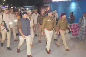 बलिया में पुलिस बल के साथ एसपी ने किया फ्लैग मार्च, इन विन्दुओं पर रहा फोकस, देखें Video