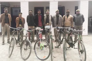 Ballia News : वारंटी की गिरफ्तारी से खुली चोरी की पोल, 6 साइकिलें बरामद